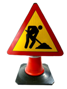 Cono con señal de obras